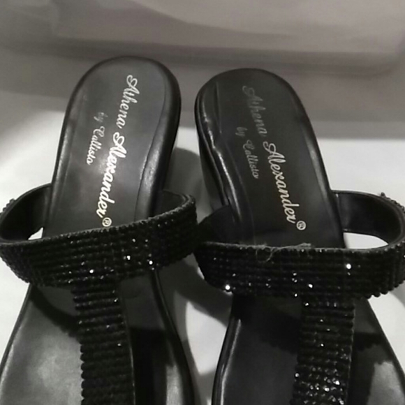 Athena Alexander - Picture 2 of 7